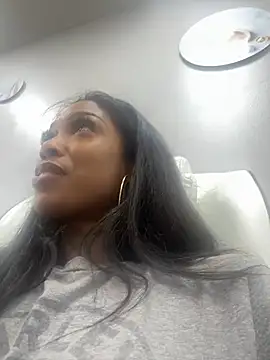 Snapshot of mismialove chatting on July 25, 1:15 am mismialove online show from July 25, 1:15 am
