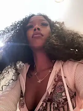Snapshot of mismialove chatting on August 4, 7:00 am mismialove online show from August 4, 7:00 am