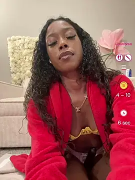 Snapshot of mismialove chatting on August 5, 7:00 am mismialove online show from August 5, 7:00 am