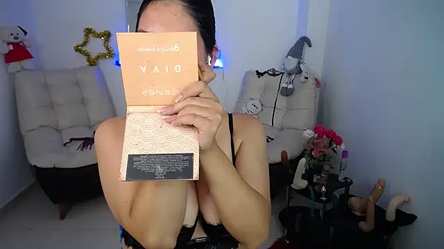 Snapshot of susan_smith18 chatting on January 11, 1:43 pm susan smith18 online show from January 11, 1:43 pm