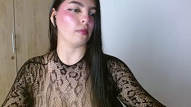Snapshot of susan_smith18 chatting on July 7, 7:34 am susan smith18 online show from July 7, 7:34 am