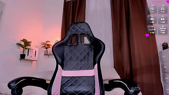 KeishaDanger  online show from December 1, 10:43 pm