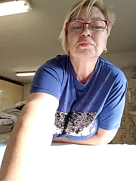Snapshot of LindaL chatting on November 17, 12:22 pm LindaL online show from November 17, 12:22 pm
