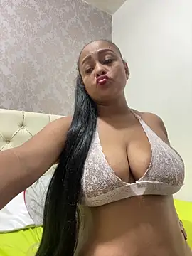 Snapshot of sofia_xxx02 chatting on February 14, 9:10 pm sofia xxx02 online show from February 14, 9:10 pm