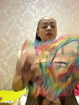 Snapshot of sofia_xxx02 chatting on October 6, 12:02 pm sofia xxx02 online show from October 6, 12:02 pm
