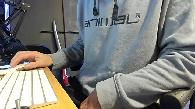 McPherson72 online show from February 20, 3:56 am